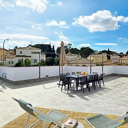 Deborah Villa L' Escala